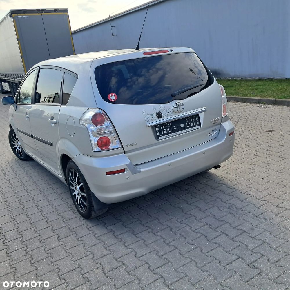 Toyota Corolla Verso - 5