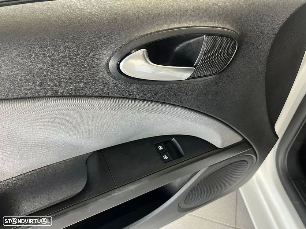 SEAT Leon 1.6 TDI DPF Ecomotive Sport - 18