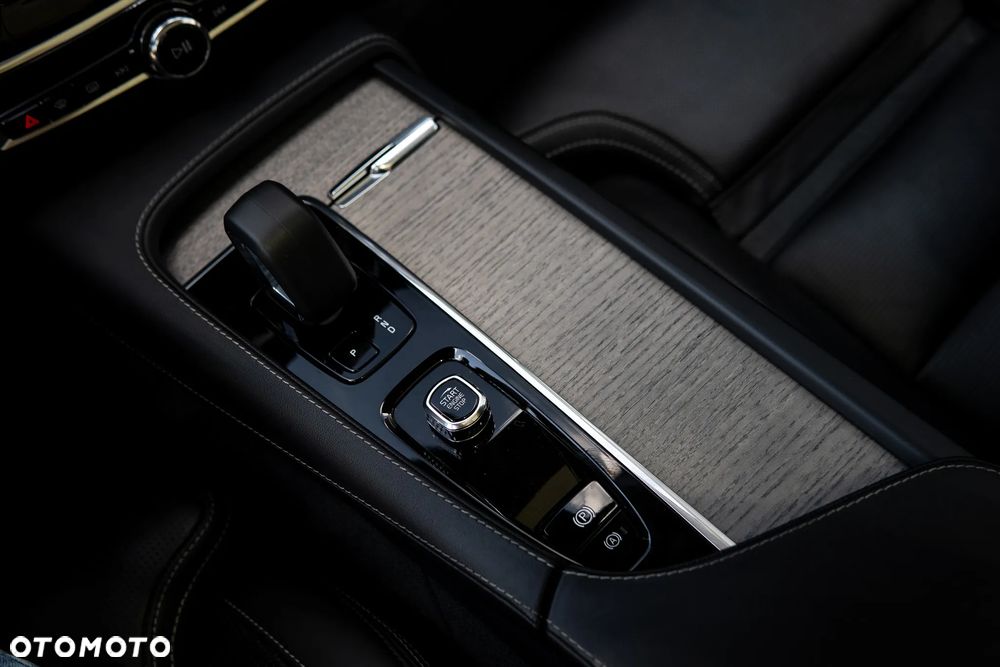 Volvo V90 Cross Country B5 D AWD Ultimate - 39