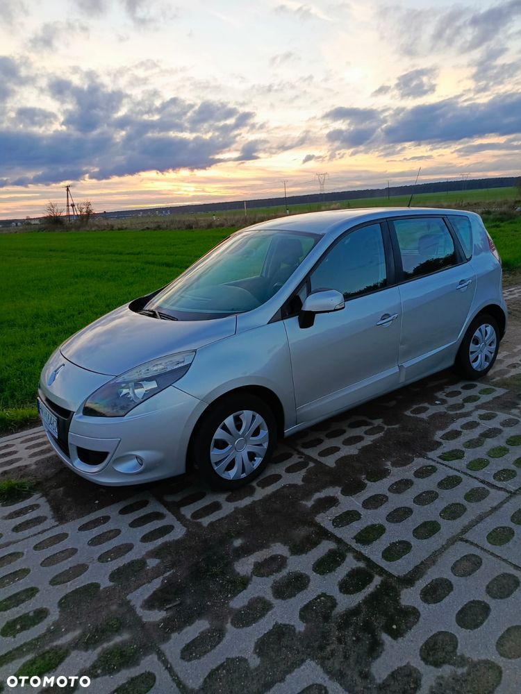Renault Scenic - 1