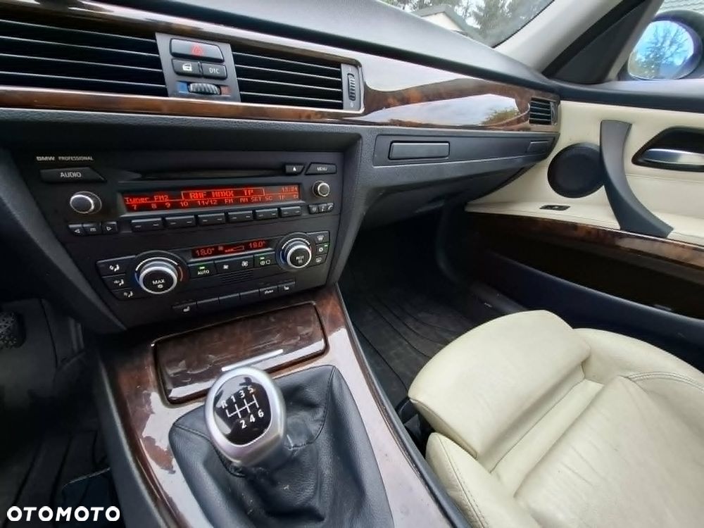 BMW Seria 3 320d - 14