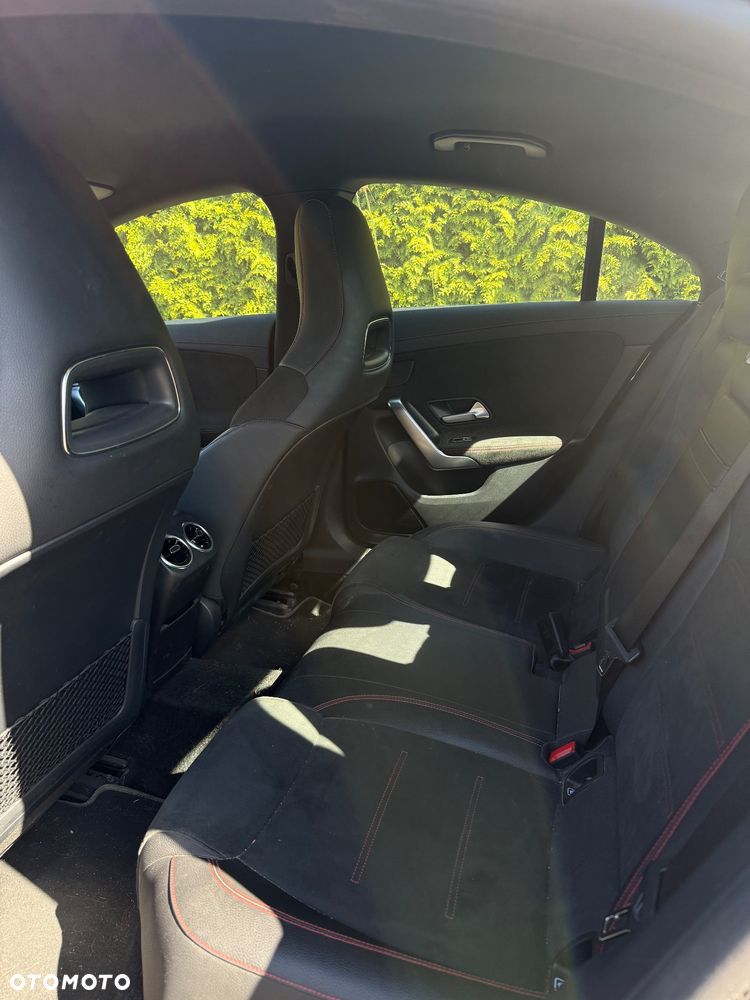 Mercedes-Benz CLA 180 AMG Line 7G-DCT - 14