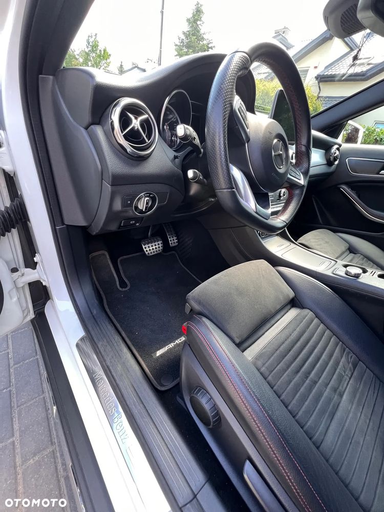 Mercedes-Benz GLA 200 7G-DCT AMG Line - 10
