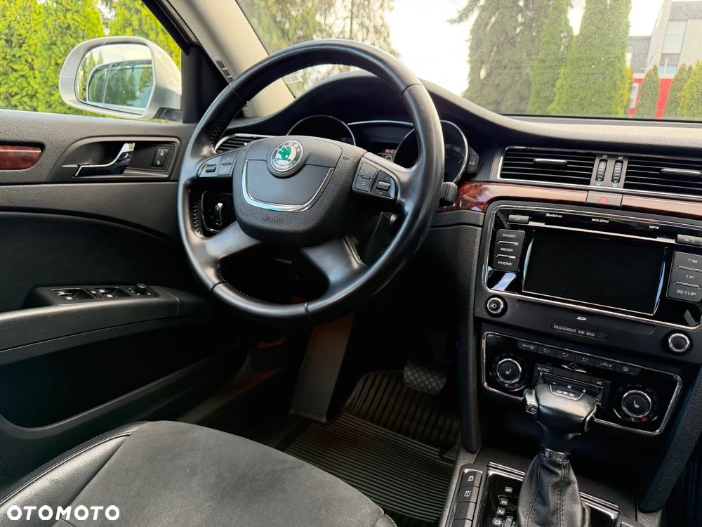 Skoda Superb 2.0 TSI Platinum DSG - 19
