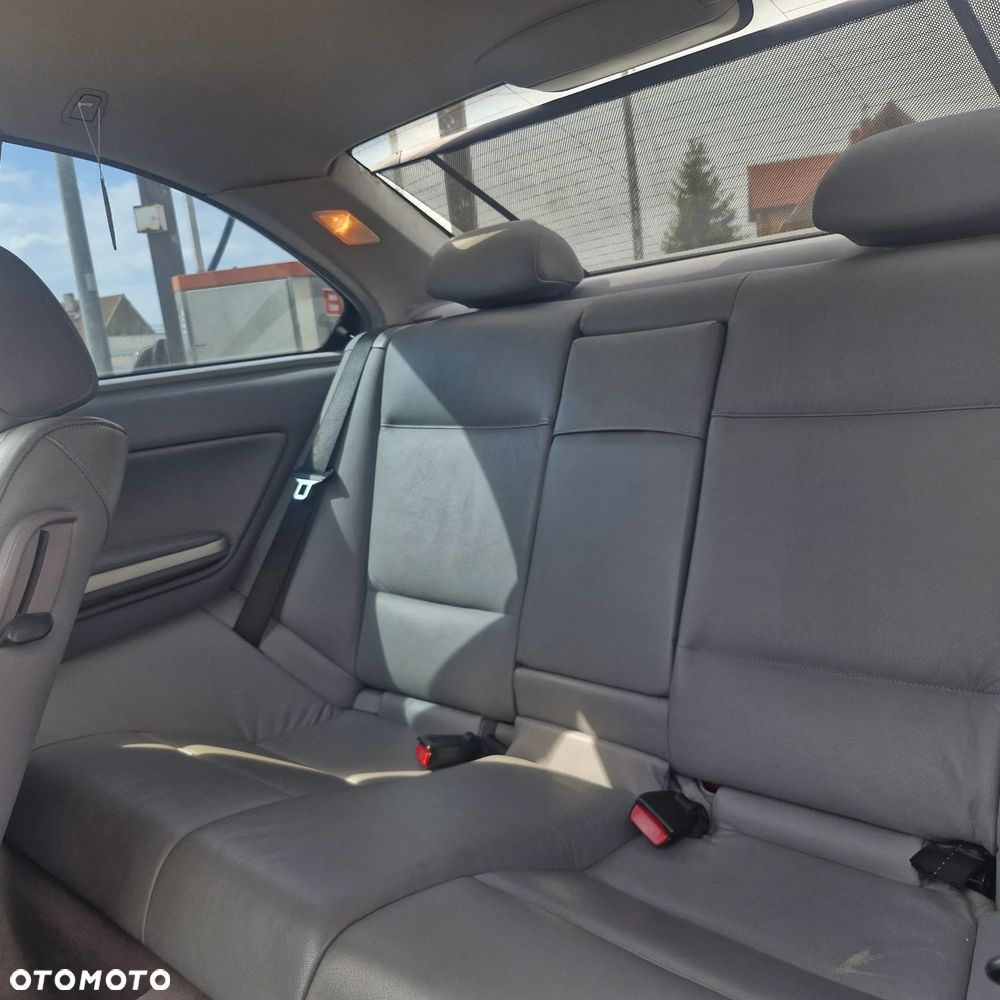 BMW Seria 3 318 Ci Edition Sport - 8