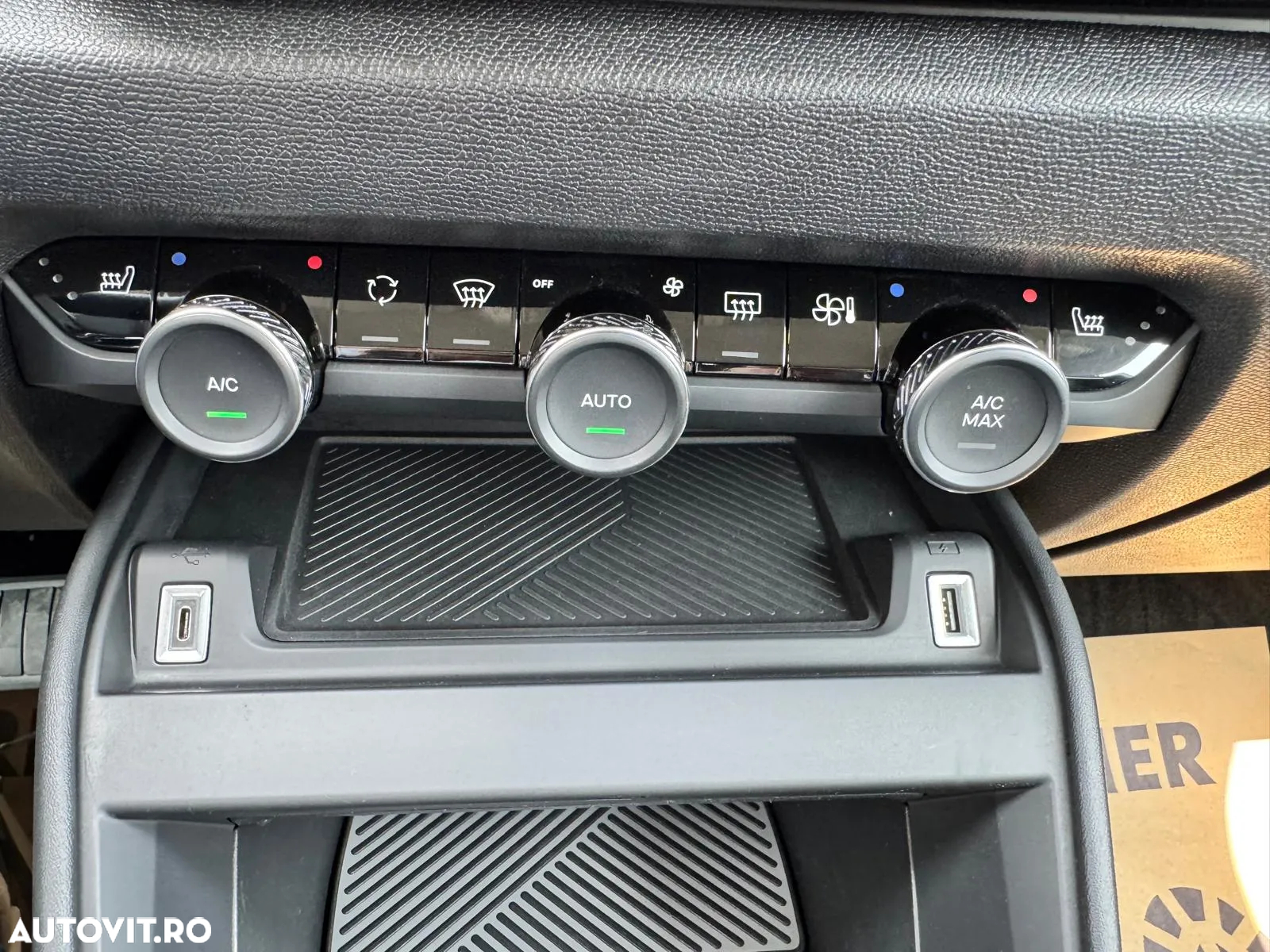 Citroën C4 1.2 PureTech S&S EAT8 Shine - 33