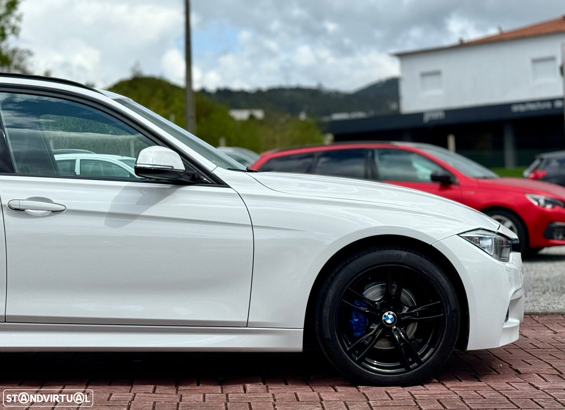 BMW 318 d Touring xDrive Pack M - 11
