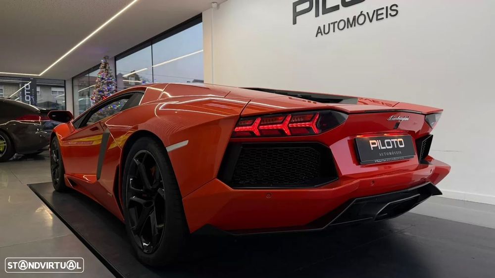 Lamborghini Aventador 6.5 V12 LP700-4 - 10