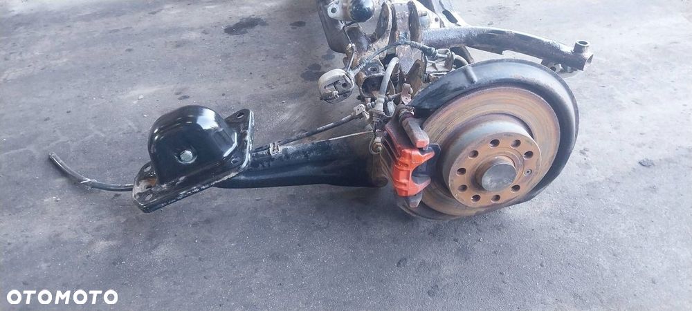 KOMPLETNE ZAWIESZENIE BELKA SANKI TYŁ AUDI A3 8P HB 3D - 6