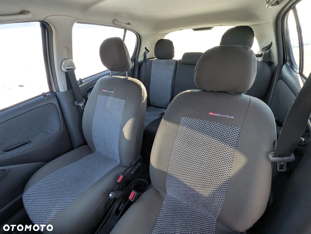 Toyota Yaris 1.3 - 13