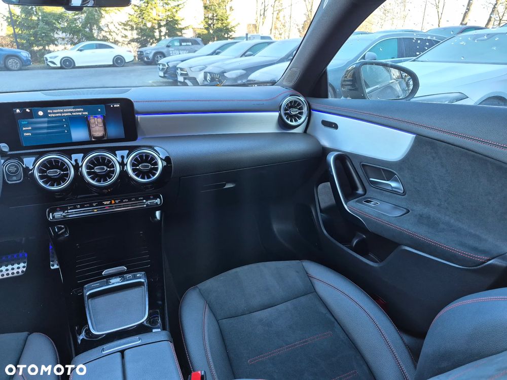 Mercedes-Benz CLA 200 AMG Line 7G-DCT - 25