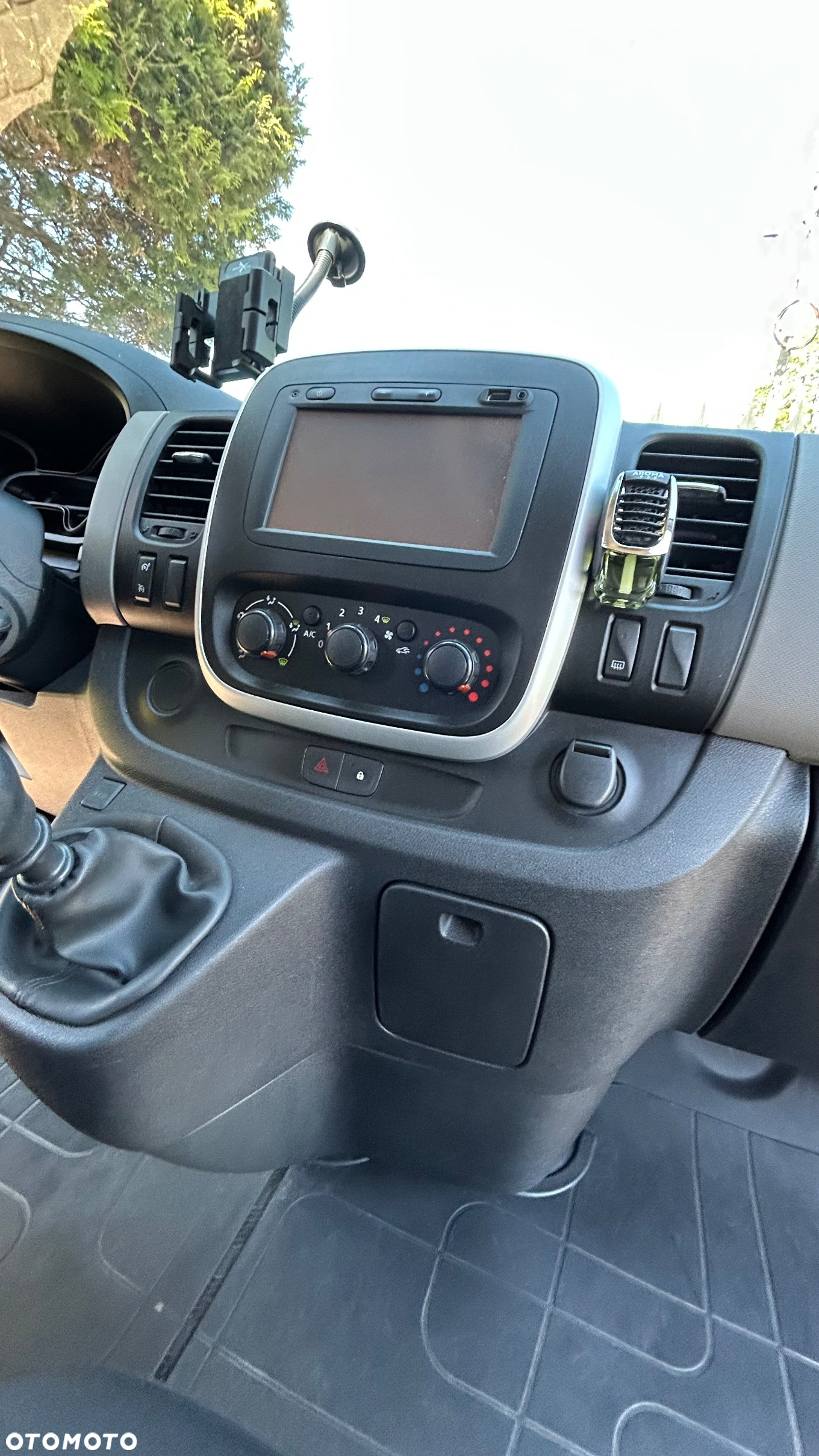 Renault Trafik - 13