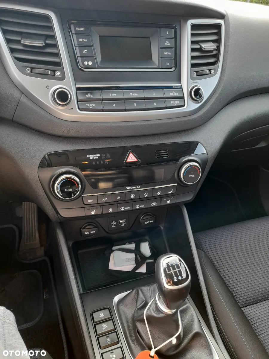 Hyundai Tucson 1.7 CRDI BlueDrive Comfort 2WD - 10