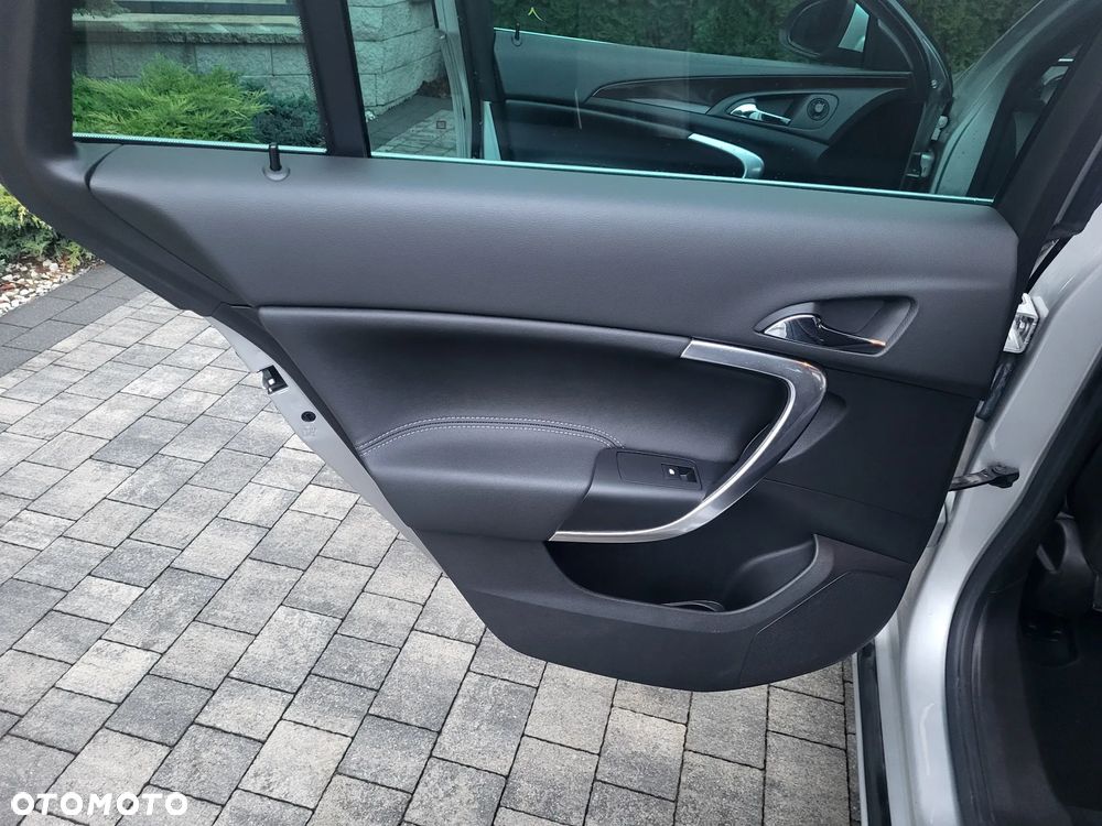 Opel Insignia 2.0 CDTI EcoFLEX Cosmo - 17