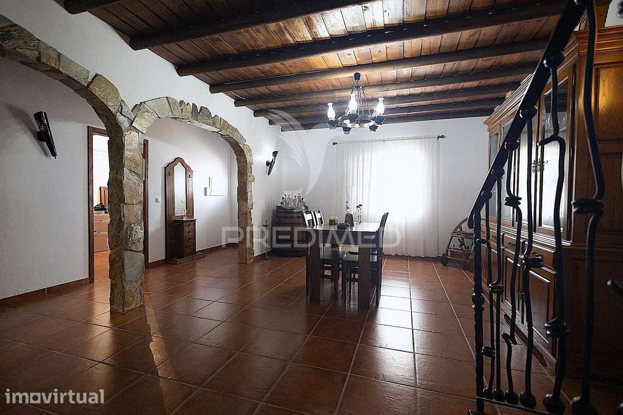 Moradia T4 com Logradouro e Garagem em Pardais, Vila Viçosa - Grande imagem: 2/40
