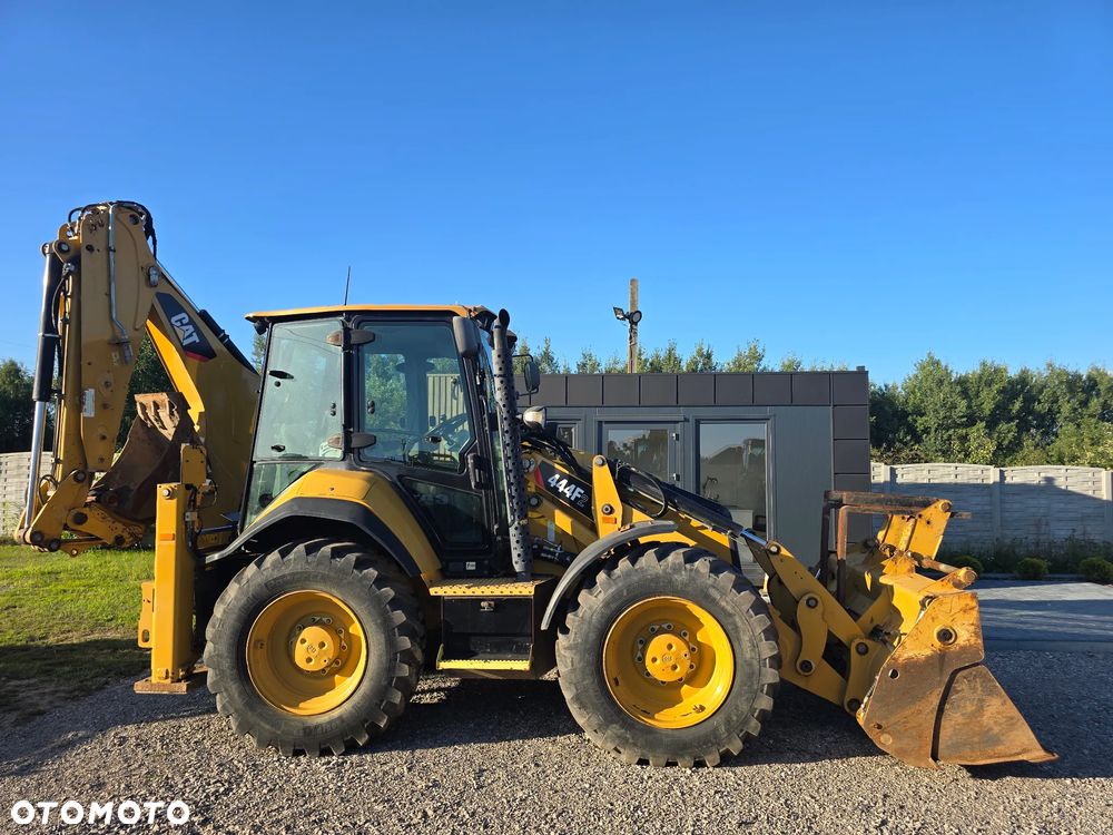 Caterpillar - 3