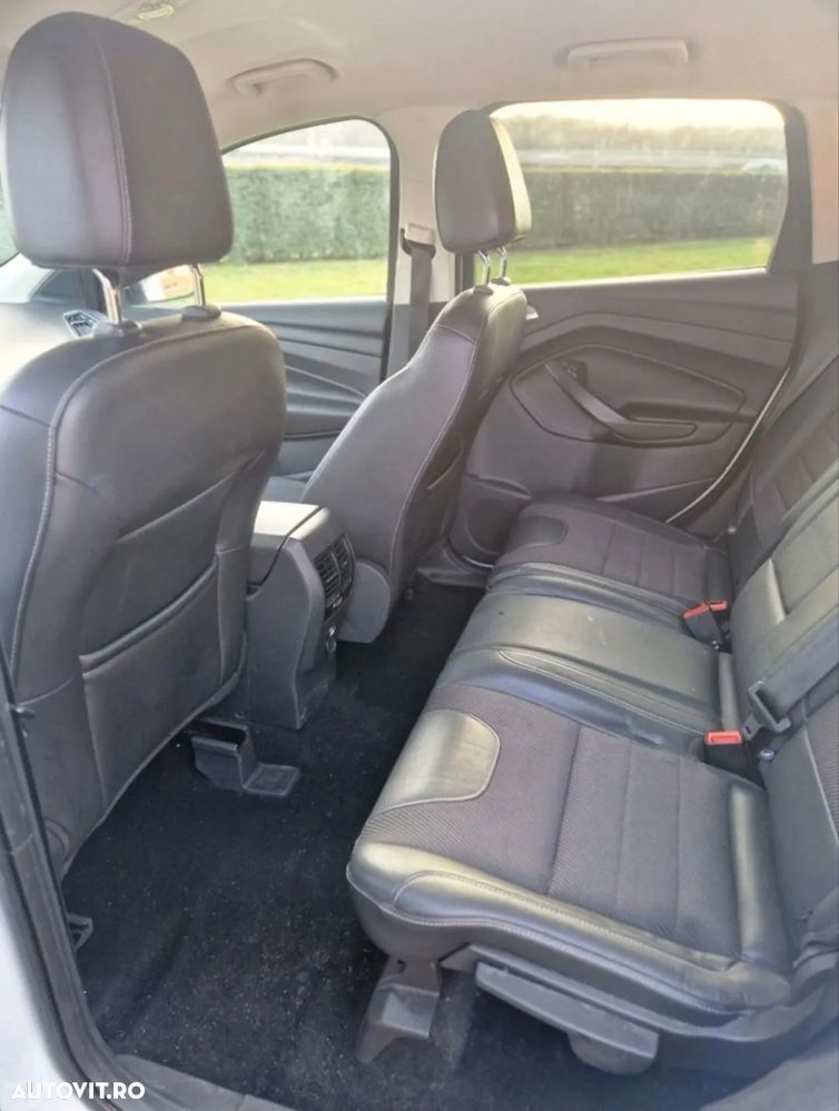 Ford Kuga 2.0 TDCi Powershift 4WD Titanium - 6