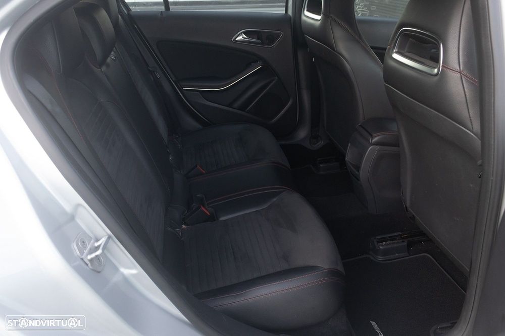 Mercedes-Benz A 180 d AMG Line - 20