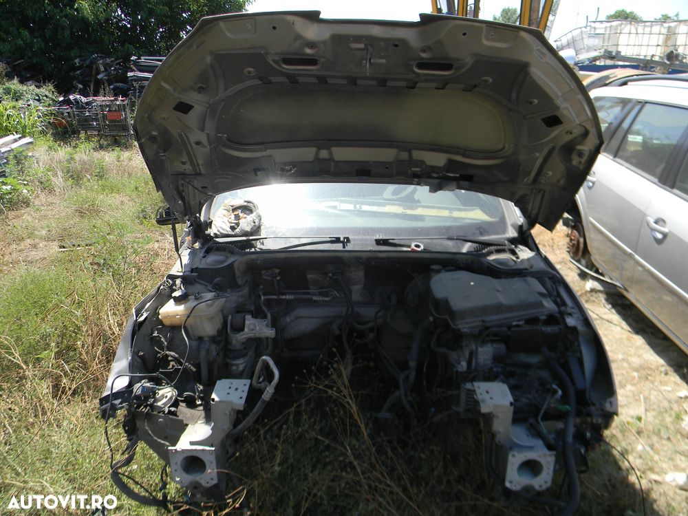 Dezmembrari  Peugeot 407  2004  > 0000 2.0 HDi Motorina - 8