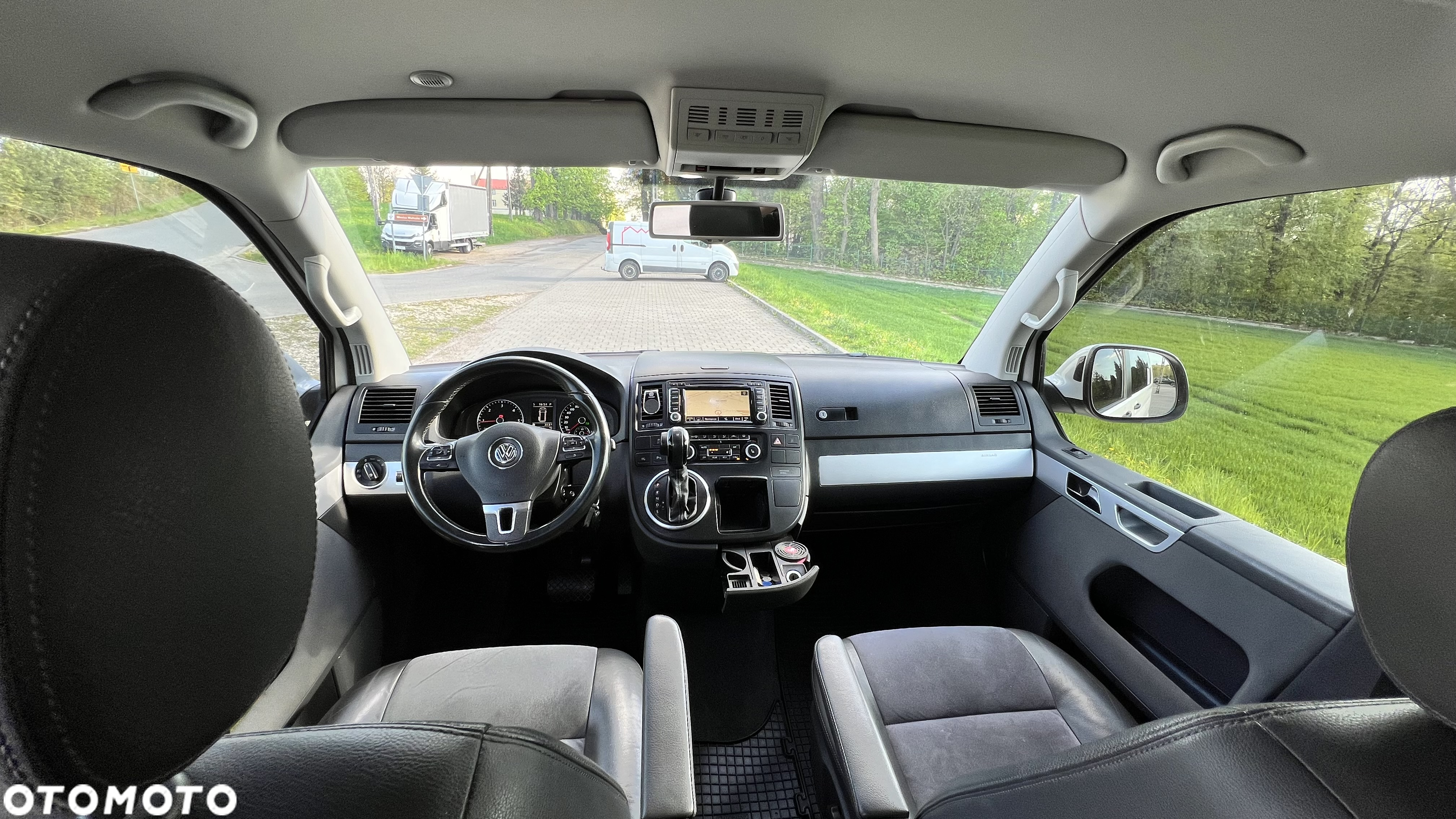Volkswagen Multivan - 23