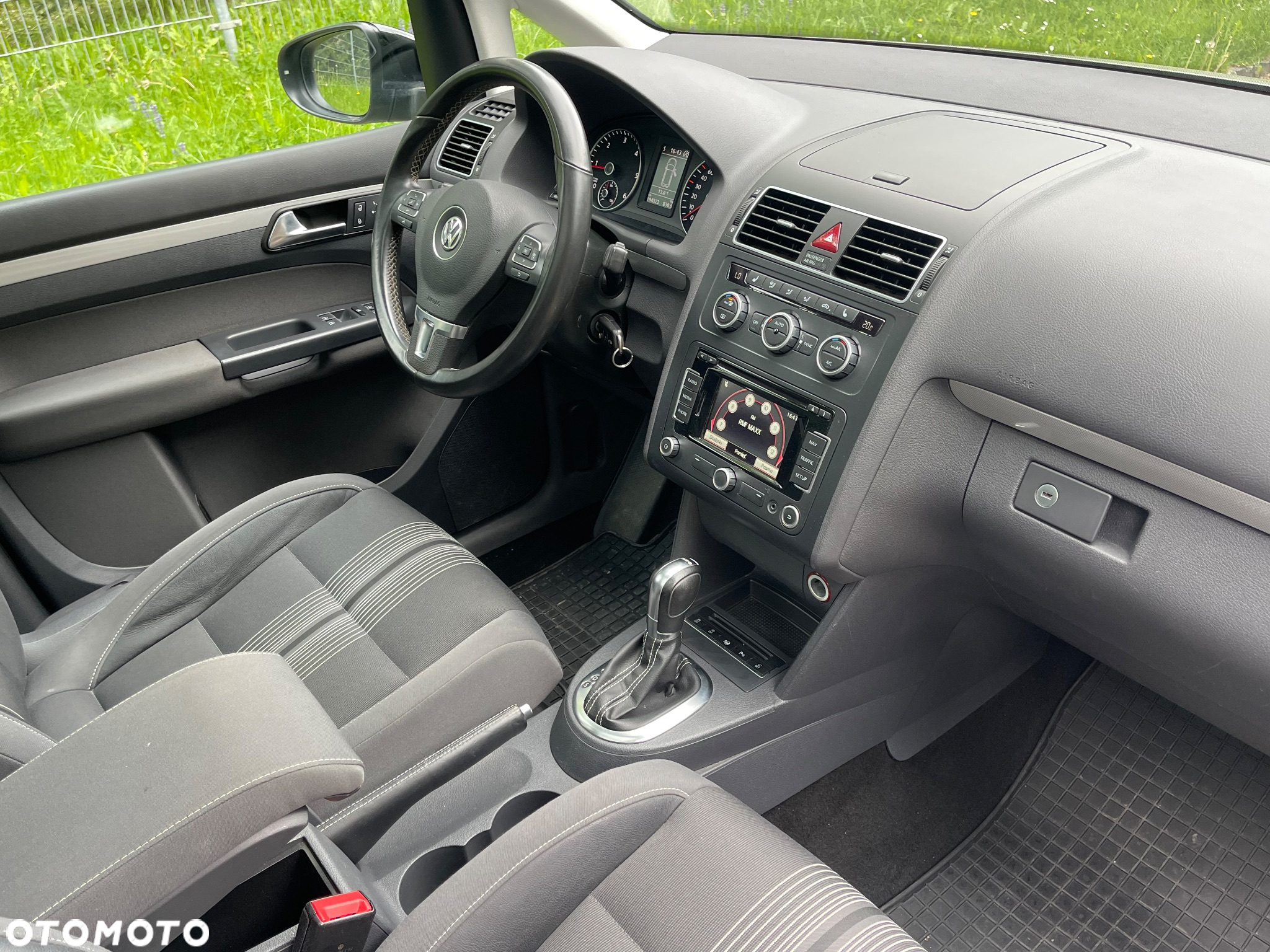 Volkswagen Touran 2.0 TDI DPF Highline DSG - 17