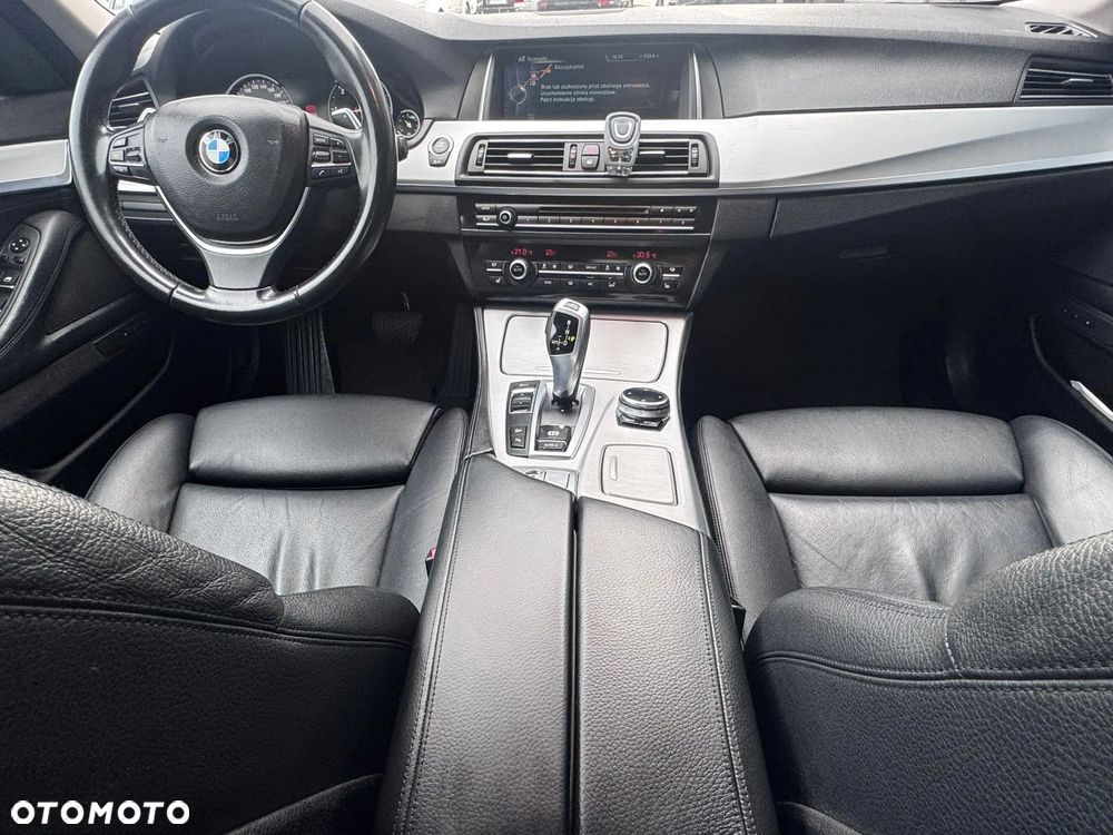 BMW Seria 5 520d xDrive Luxury Line - 2