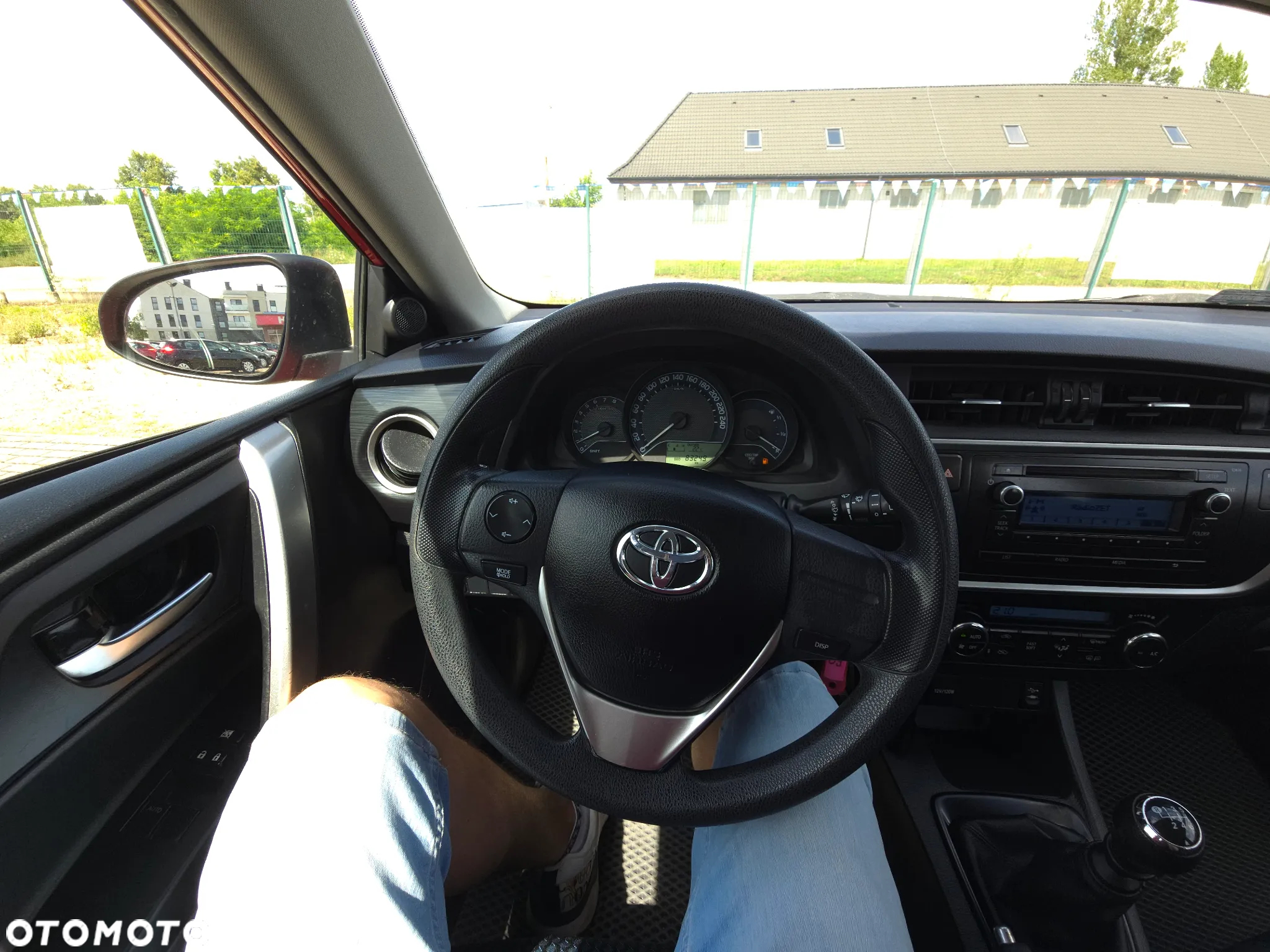 Toyota Auris 1.33 VVT-i Business Edition - 26