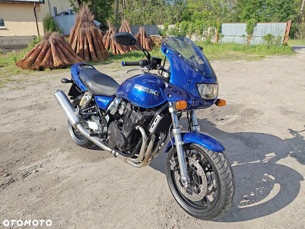 Suzuki GSX - 11