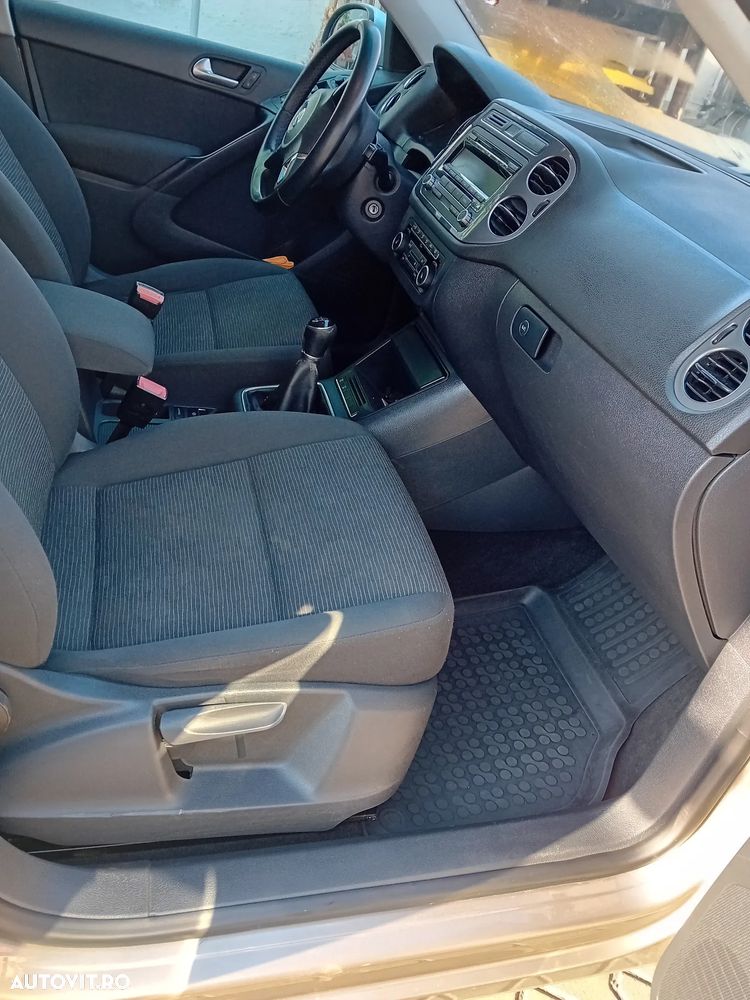 Volkswagen Tiguan - 12