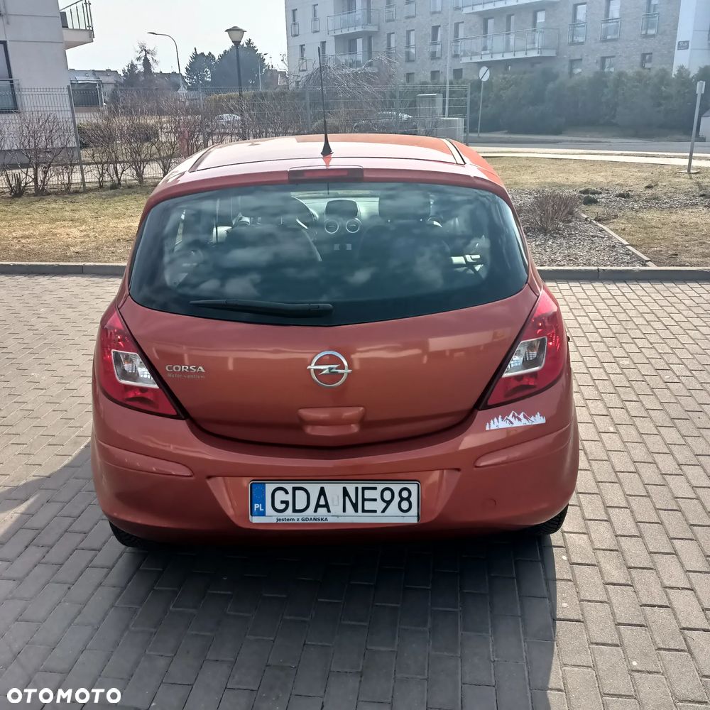 Opel Corsa 1.2 16V Cosmo - 3