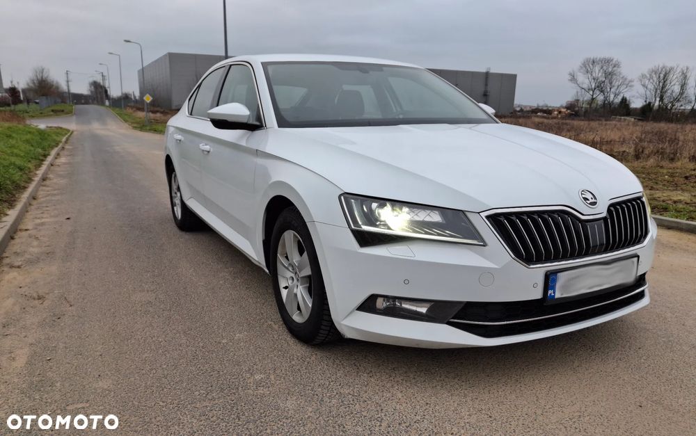 Skoda Superb 2.0 TDI Ambition DSG7 - 6