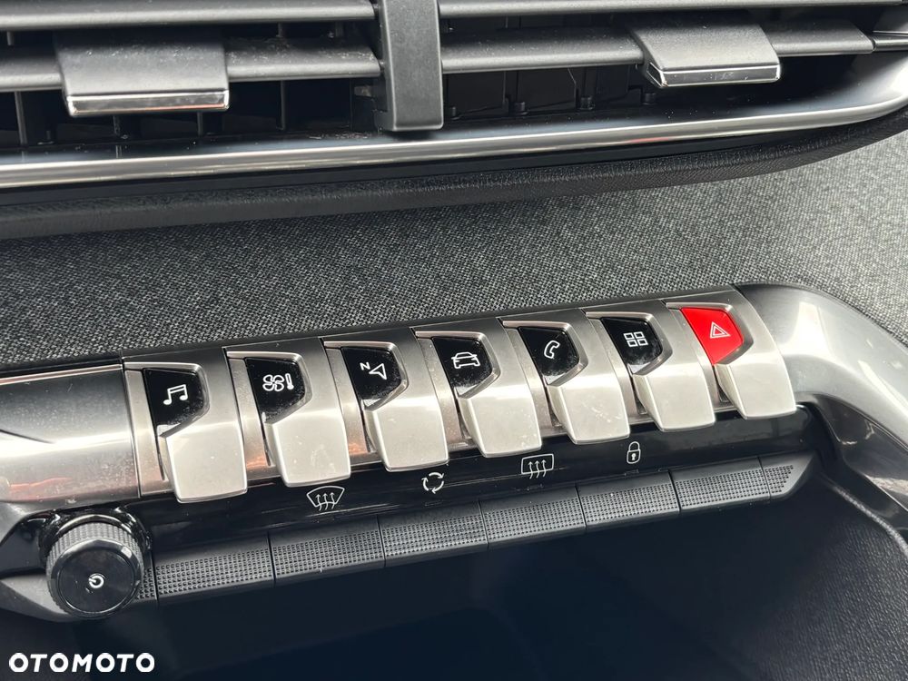 Peugeot 3008 THP 165 EAT6 Stop & Start Allure - 27