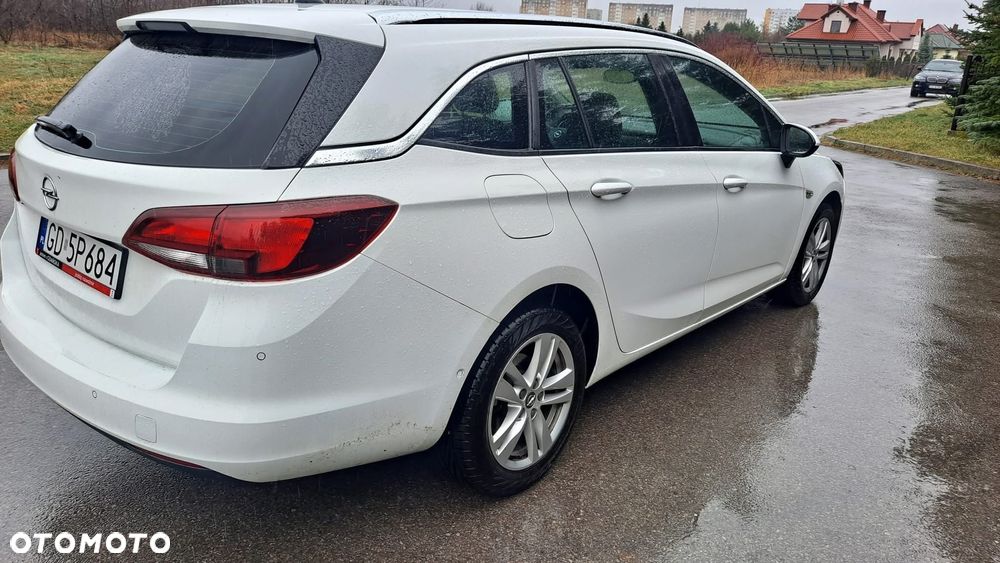 Opel Astra 1.6 CDTI Essentia S&S - 10