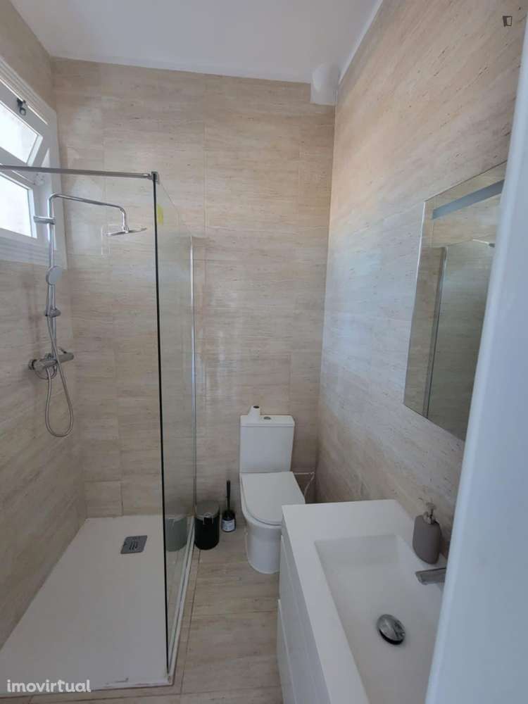 Quarto - localizado em Arroios Lisbon - Grande imagem: 4/9