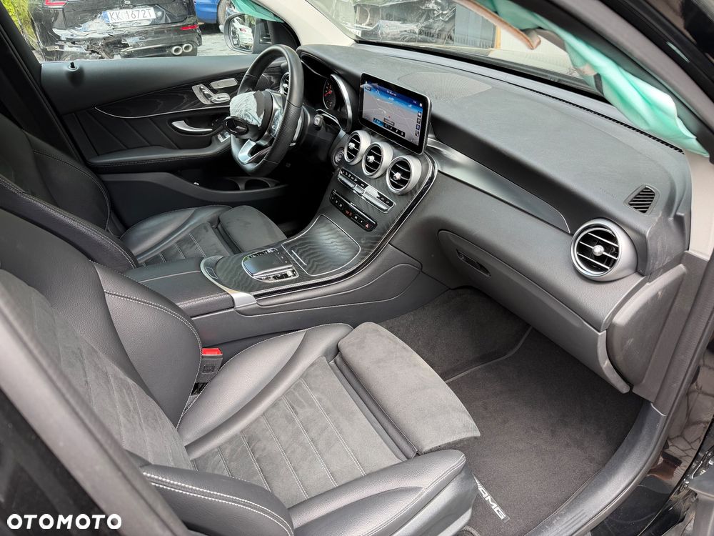Mercedes-Benz GLC 200 d 4Matic 9G-TRONIC AMG Line - 3