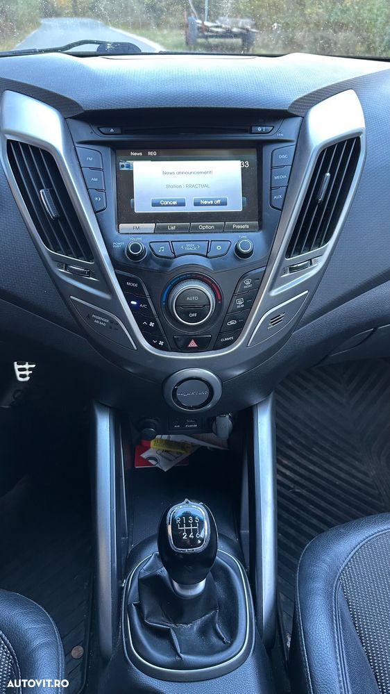 Hyundai Veloster - 17