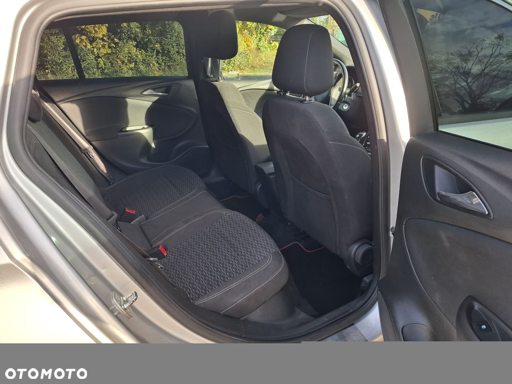 Opel Astra V 1.4 T Dynamic - 9