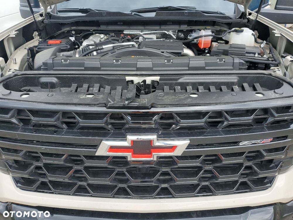 Chevrolet Silverado - 12