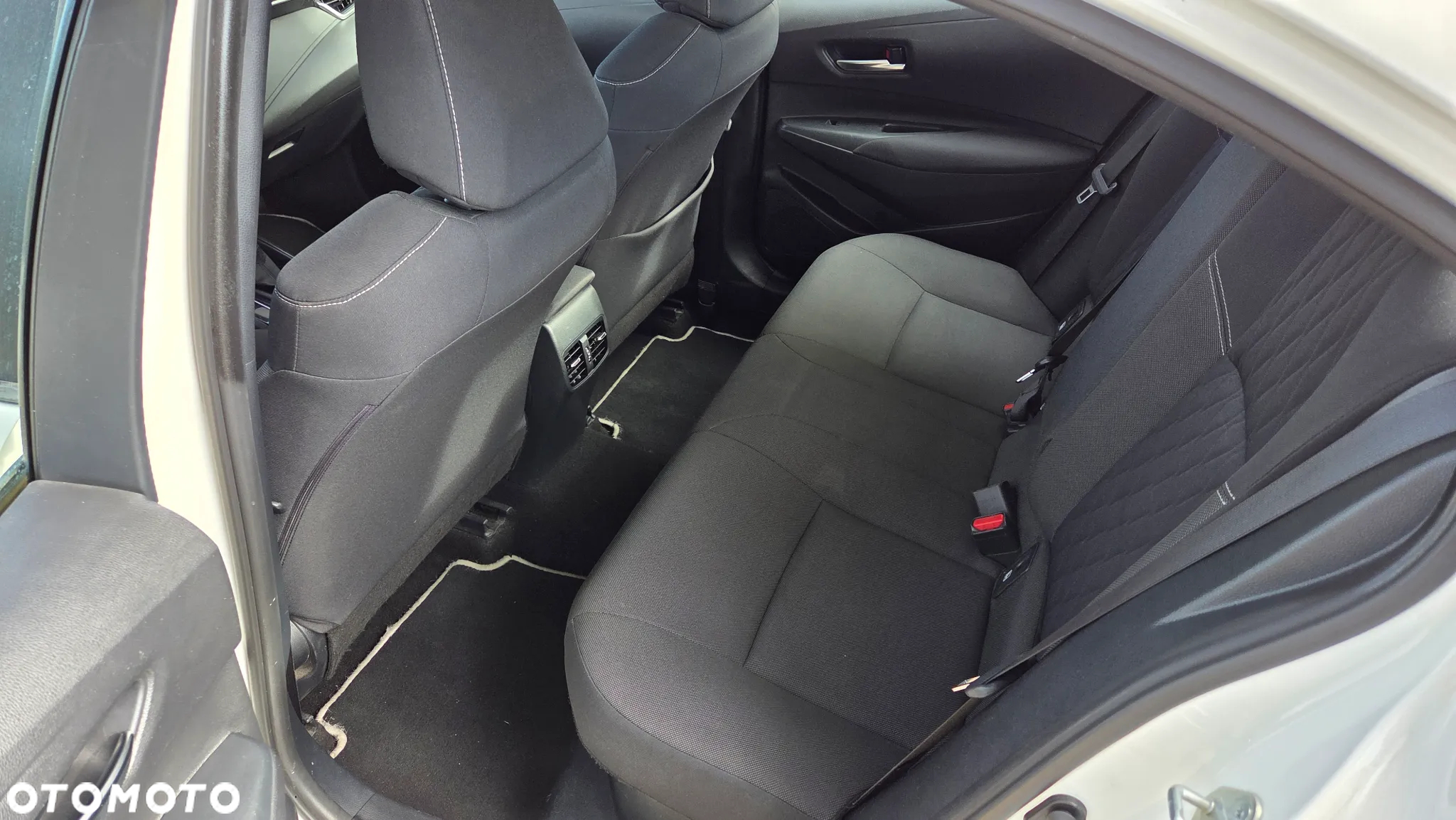 Toyota Corolla 1.8 Hybrid Comfort - 11