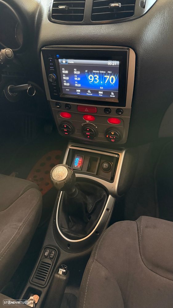 Alfa Romeo GT 1.9 JTD M-JET Progression - 15