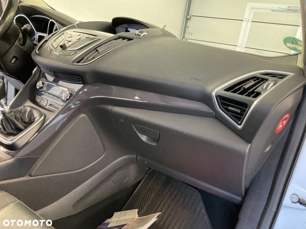 Ford Kuga 2.0 TDCi 4x4 Titanium - 9