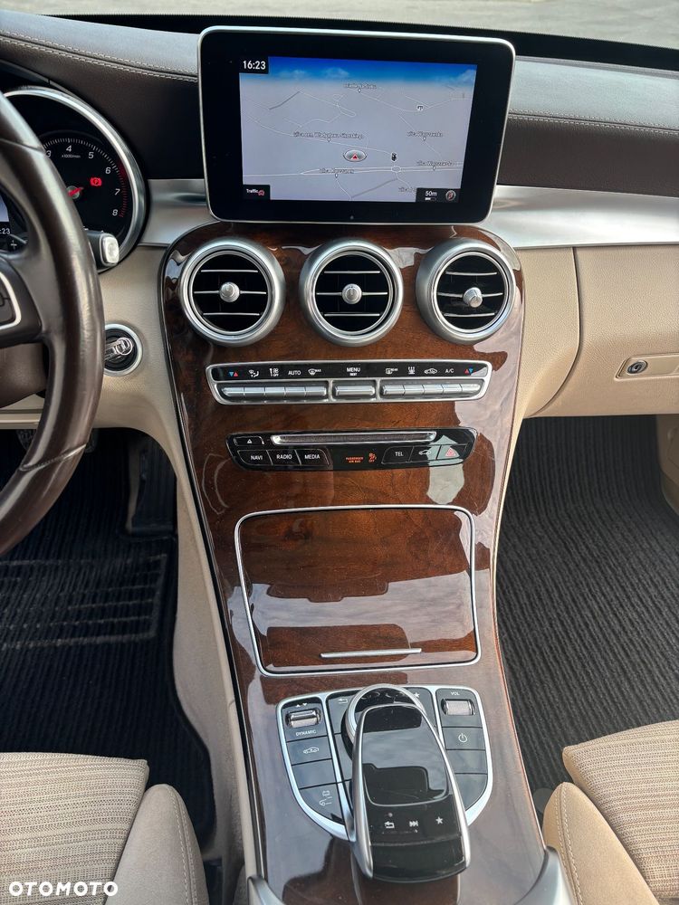 Mercedes-Benz Klasa C 250 7G-TRONIC - 16