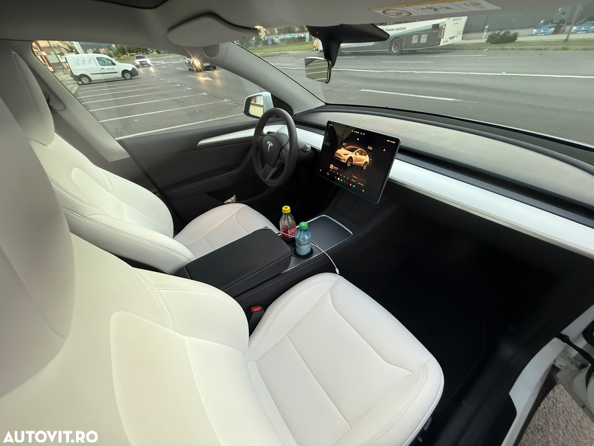 Tesla Model Y Long Range Dual Motor AWD - 10