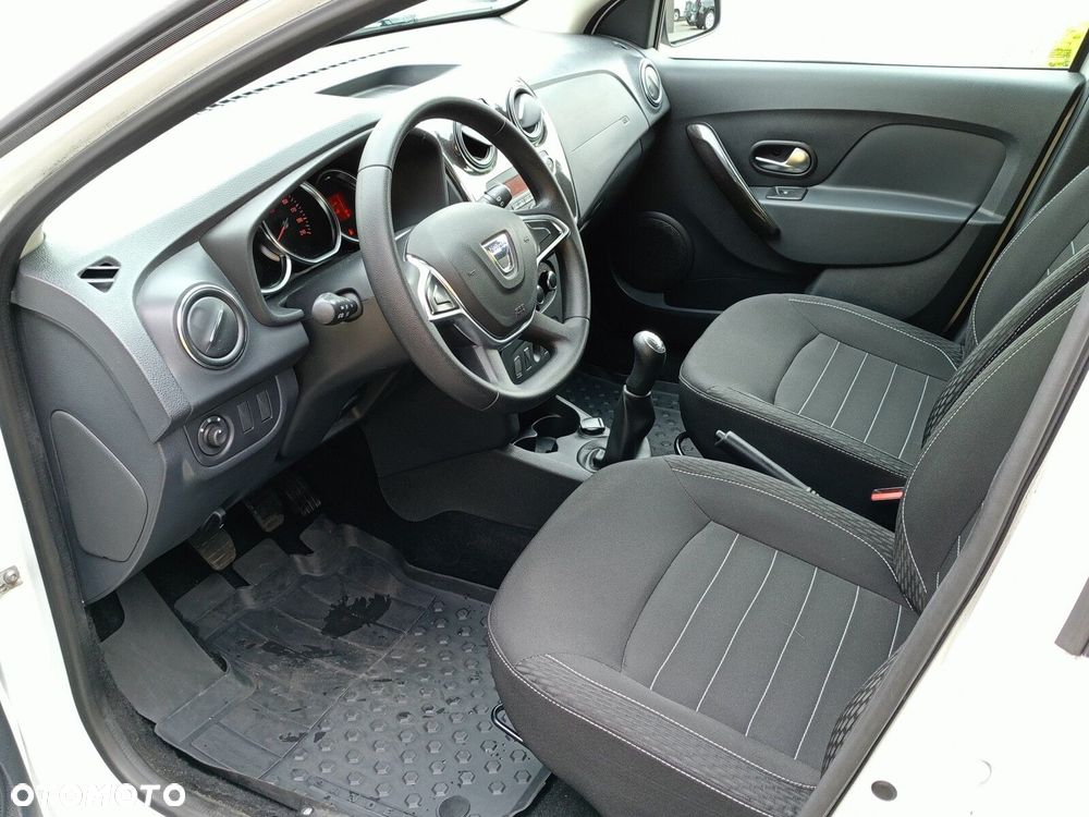 Dacia Sandero - 8