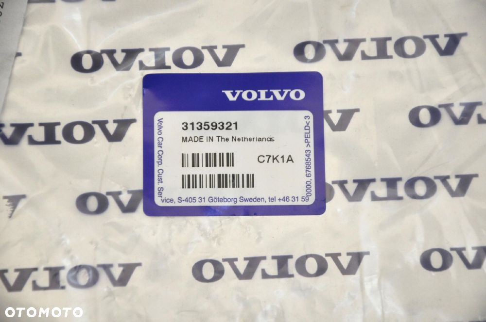 VOLVO V40 R-Design zaslepka hak holowniczy tyl OE - 5