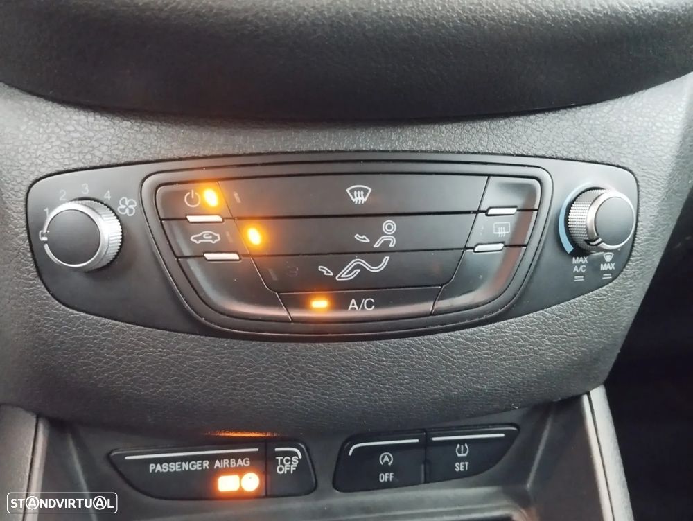 Ford Tourneo Courier 1.0 EcoBoost Ambiente - 19