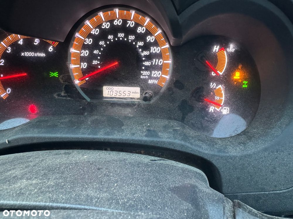 Toyota Hilux 4x4 Double Cab Life - 19