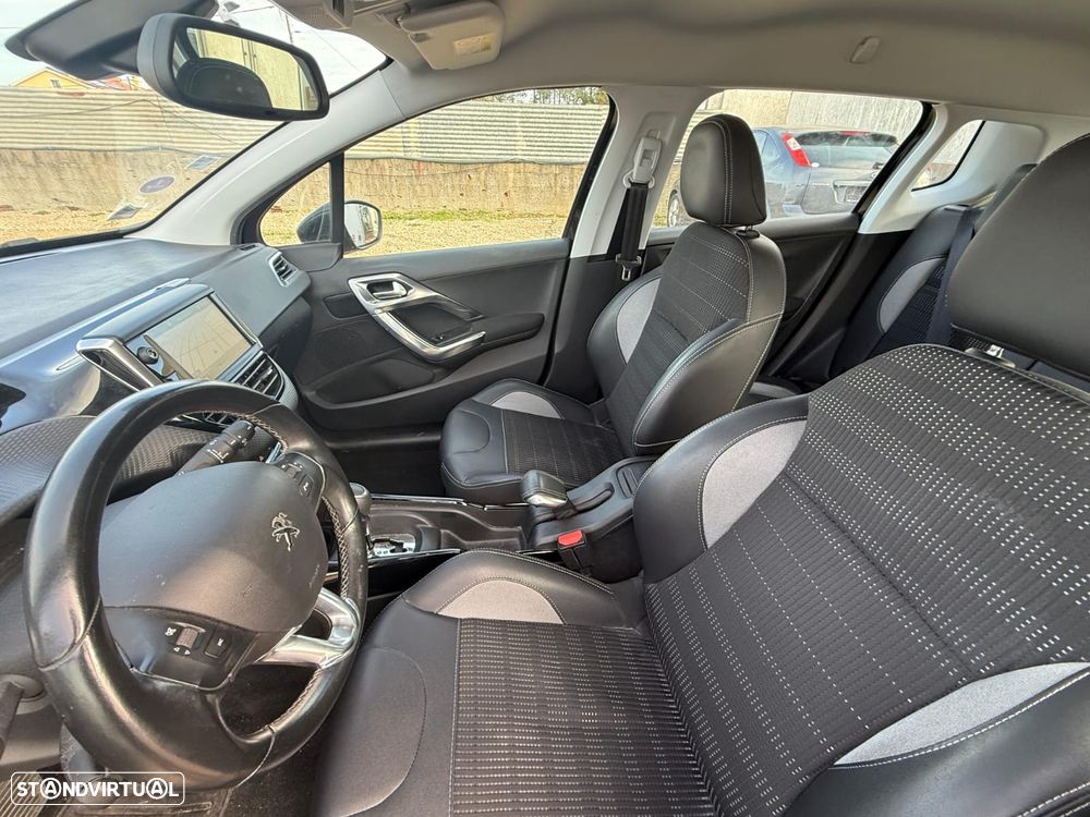 Peugeot 2008 1.2 PureTech Allure EAT6 - 6