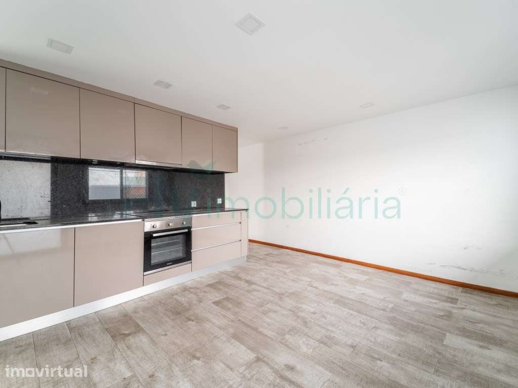 Moradia T2 + Moradia T1 em Gandarela, Excelente Oportunidade de Inv... - Grande imagem: 3/55