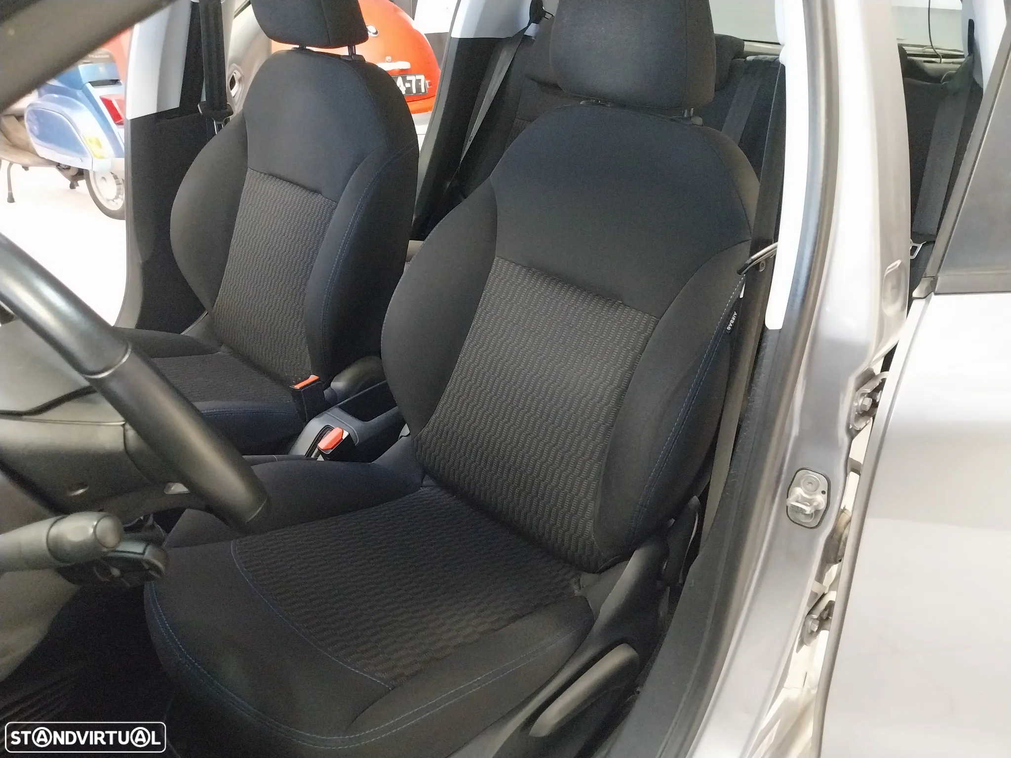 Peugeot 208 1.2 PureTech Signature - 9